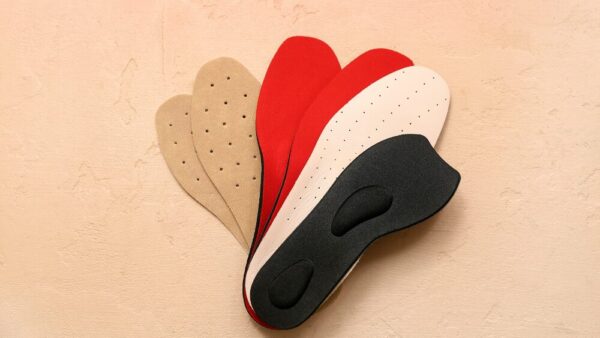 インソールで巻き爪など足のトラブルを予防！活用メリットと選び方